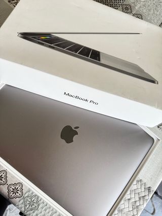 MacBook Pro 13’ 2017 Touch Bar Gris Espacial i5