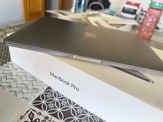 MacBook Pro 13’ 2017 Touch Bar Gris Espacial i5