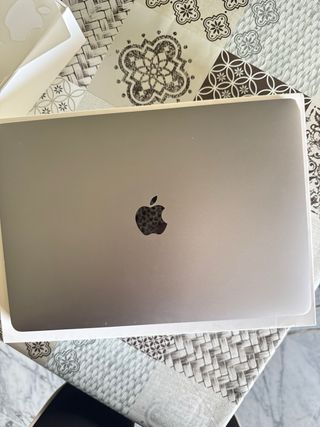 MacBook Pro 13’ 2017 Touch Bar Gris Espacial i5