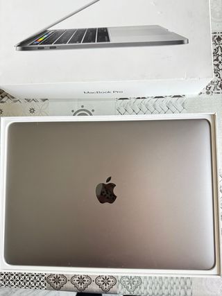 MacBook Pro 13’ 2017 Touch Bar Gris Espacial i5