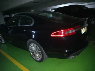 Jaguar XF 2011 color negro