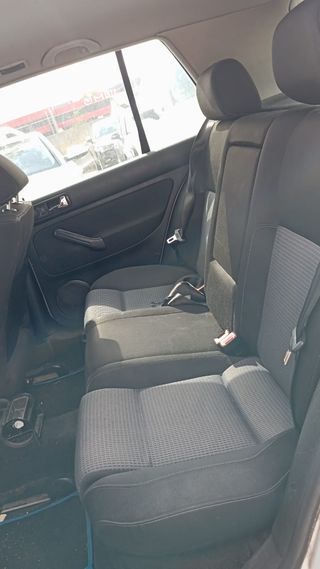 Volkswagen Golf 2003
