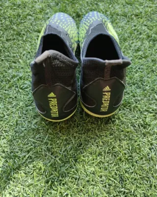 Botas de fútbol Adidas Predator
Muy buen precio.