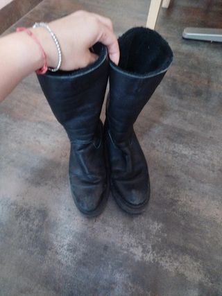 Botas negras de cuero