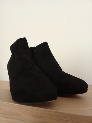 Botines Clarks Kelda Nights Negro Ante Talla 43