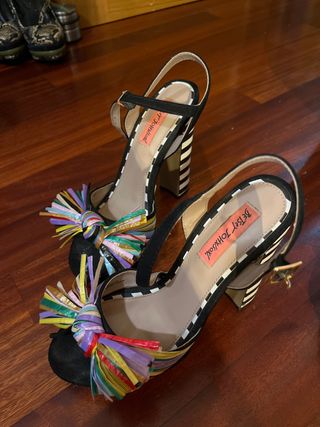 Zapatos Betsey Johnson tacón rayas multicolor