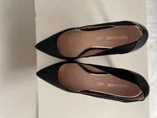 Zapatos de tacón negros