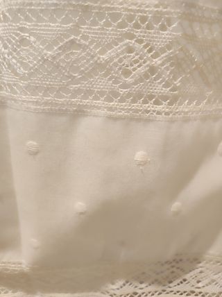 Vestido de Comunión Beige con Flores Rosas 
