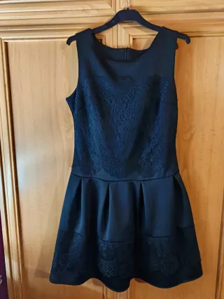 Vestido negro con encaje