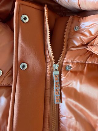 Purificacion García. Chaqueta acolchada naranja