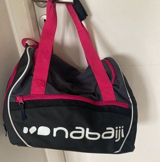 Mochila deportiva Nabaiji negra y fucsia