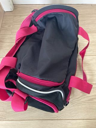 Mochila deportiva Nabaiji negra y fucsia