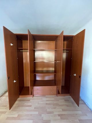 Armario de madera 4 puertas