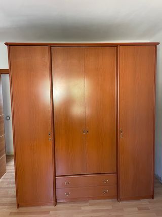 Armario de madera 4 puertas