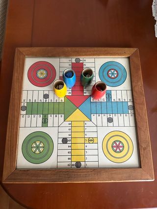 Set di 4 giochi classici, da tavolo e da viaggio