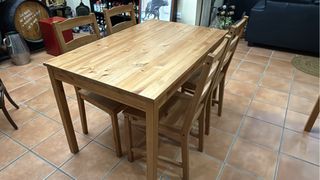 Conjunto mesa y 4 sillas madera