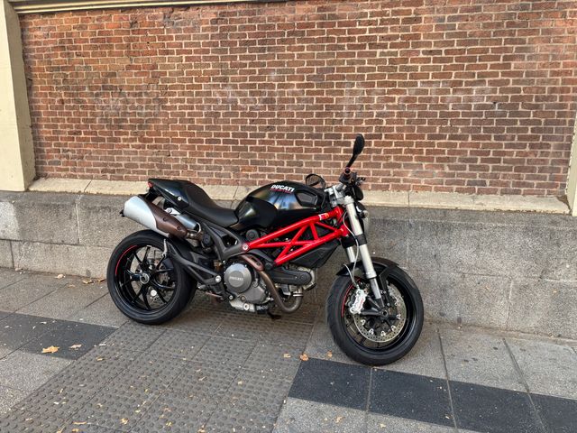 Ducati monster 796