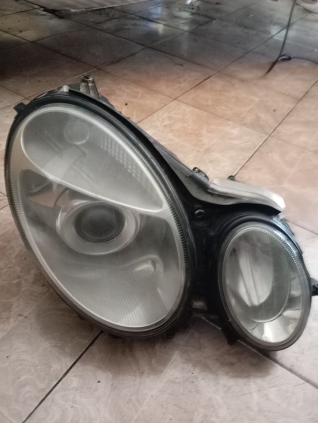 Faro Derecho Xenon Mercedes Clase E W211