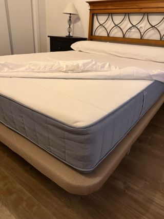 Colchón Ikea 135cm + base tapizada