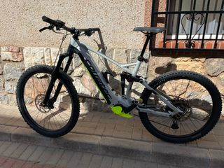 Bicicleta eléctrica montaña doble suspensión