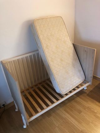 Cuna de madera