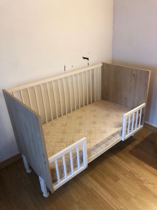 Cuna de madera