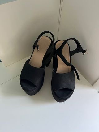 Tacones de plataforma negros