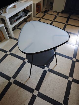 Mesita auxiliar Ikea cristal y metal