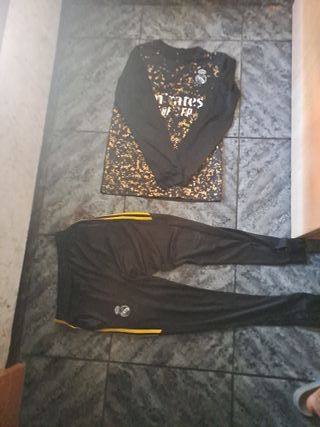 Chándal Real Madrid Negro y Dorado