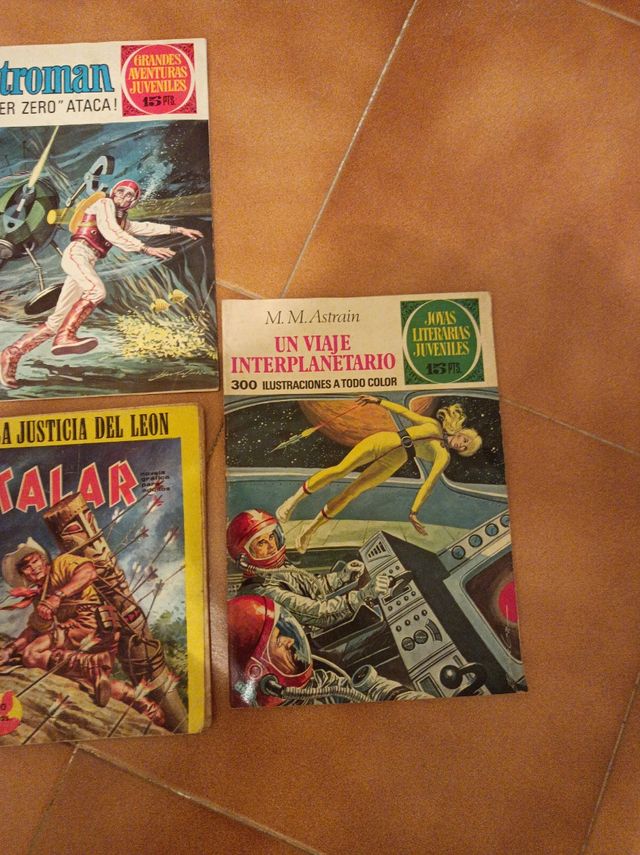 5 comics / Novelas Ilustradas 
