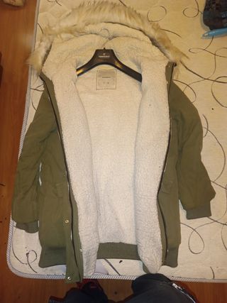 Abrigo verde militar Pull and Bear