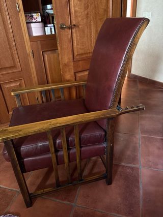 Sillón de piel burdeos