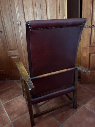 Sillón de piel burdeos