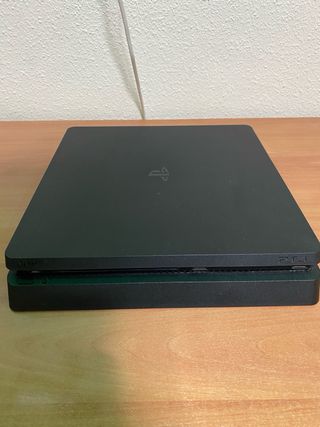 Lote PS4 Slim + 17 Videojuegos + 2 Mandos