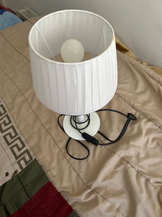Lámpara de mesa tela blanca