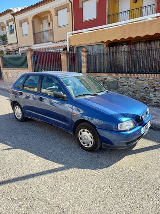 SEAT Ibiza 1997 Gasolina 70 cv 1.4 240.000 km