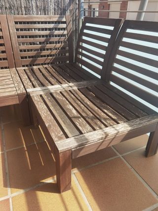 Sofá de exterior IKEA de madera
