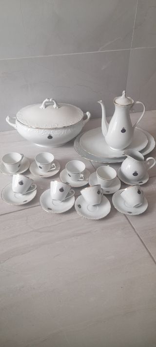Juego de café de porcelana blanco y dorado