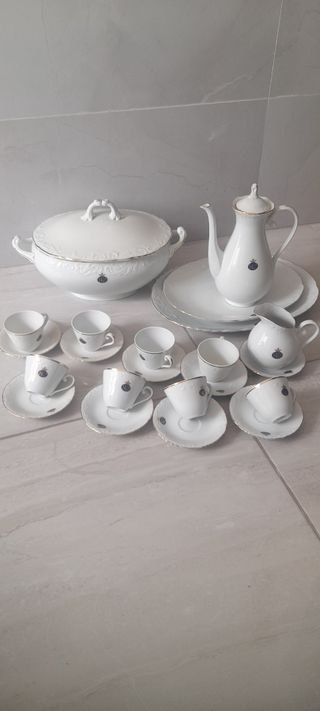 Juego de café de porcelana blanco y dorado
