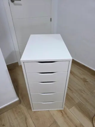 Cassettiera in legno bianco