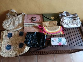 Lote 10 bolsos y carteras