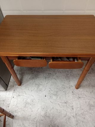 Mesa de cocina de madera