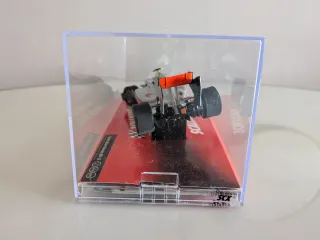 Scalextric Vodafone McLaren Mercedes MP4-28
