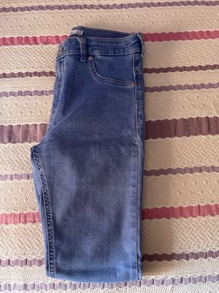 Pantalones vaqueros azul claro