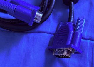 Cable VGA y Cable Ethernet