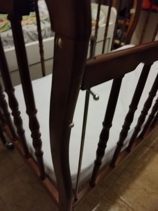 Cuna de madera clásica