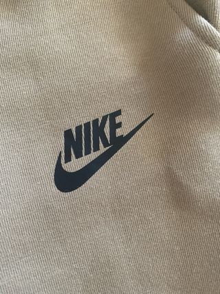 Pantalón Nike Tech Fleece Marrón