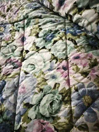 Edredón floreado cama 135