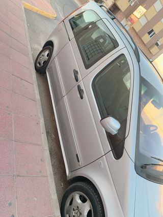 Mercedes-Benz Vaneo 2002