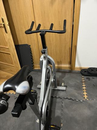 Bicicleta estática DKN Utility 61